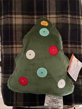 Glowing Christmas tree plush glows when button is pressed